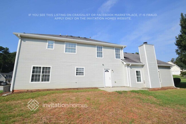 Building Photo - 532 Carriage Walk Ln