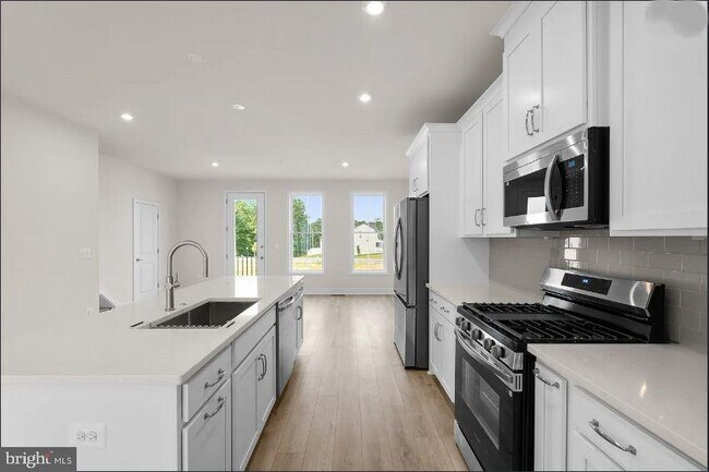 Building Photo - 112 Galaxy Pl