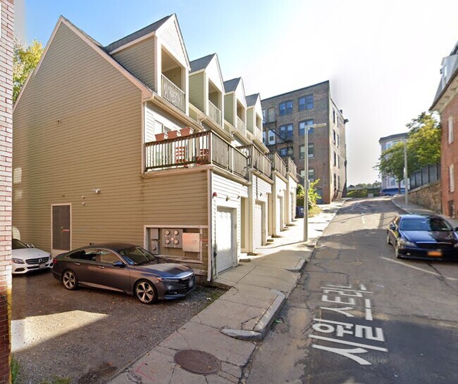 Building Photo - 6 Sewall St