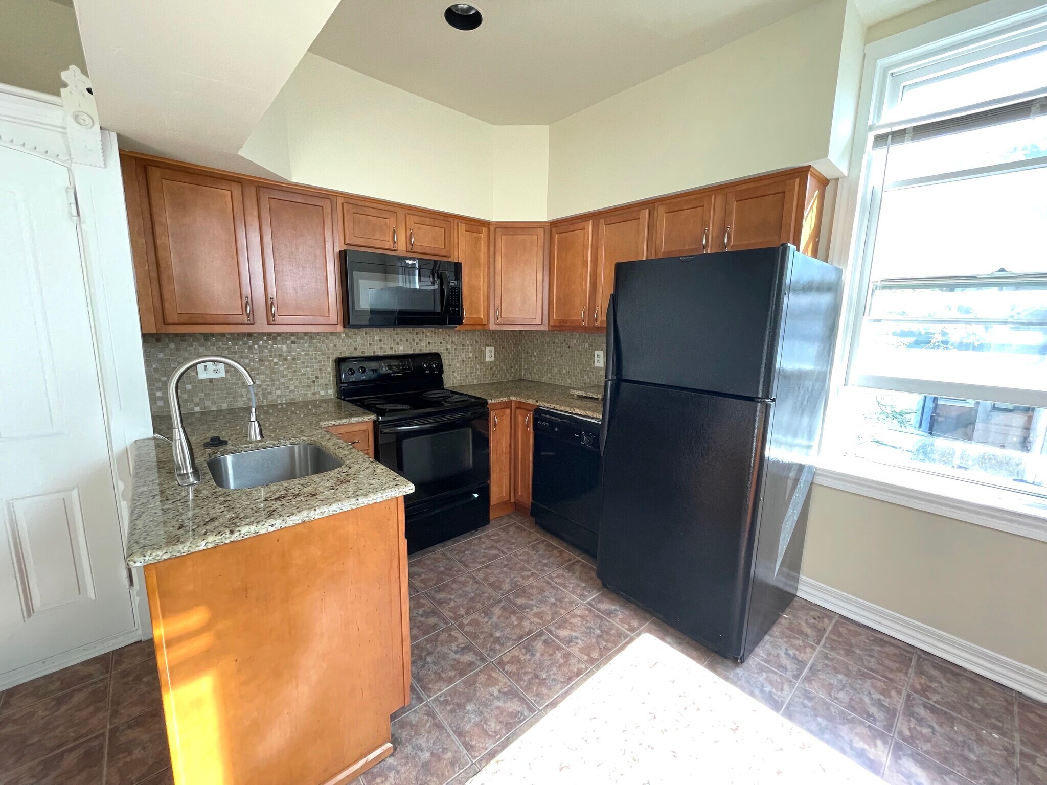 Kitchen - 2034 Green St