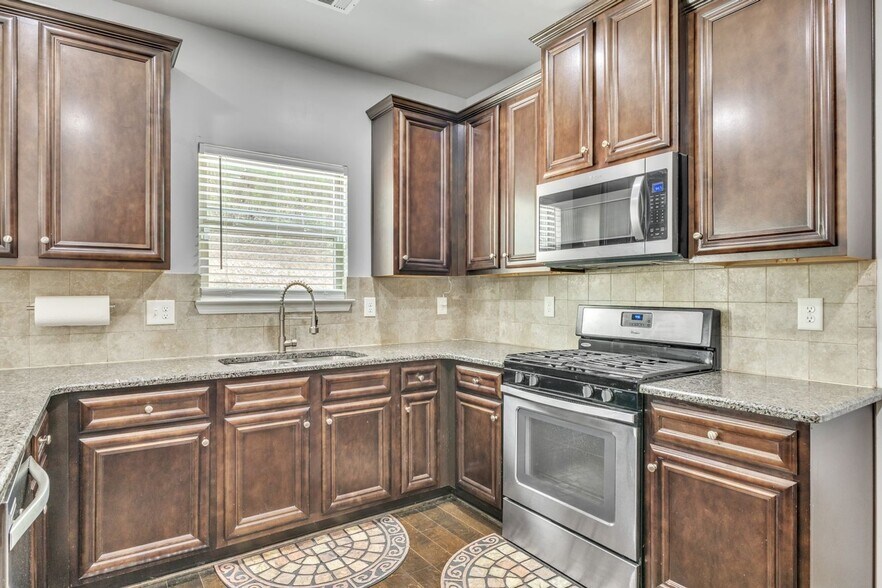 Building Photo - 87 Wedge Wood Way