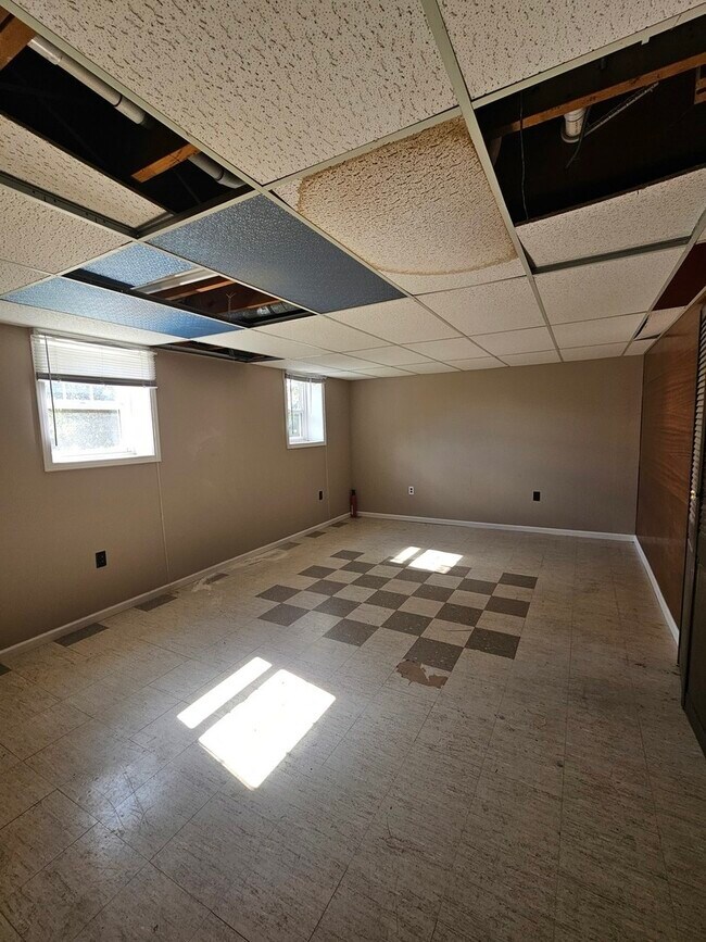 Building Photo - 1468 N Alto Vista