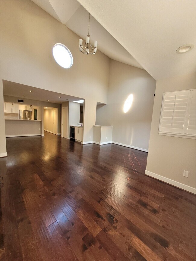 Building Photo - 1114 Augusta Dr