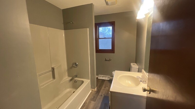 Building Photo - 65 Wisteria St