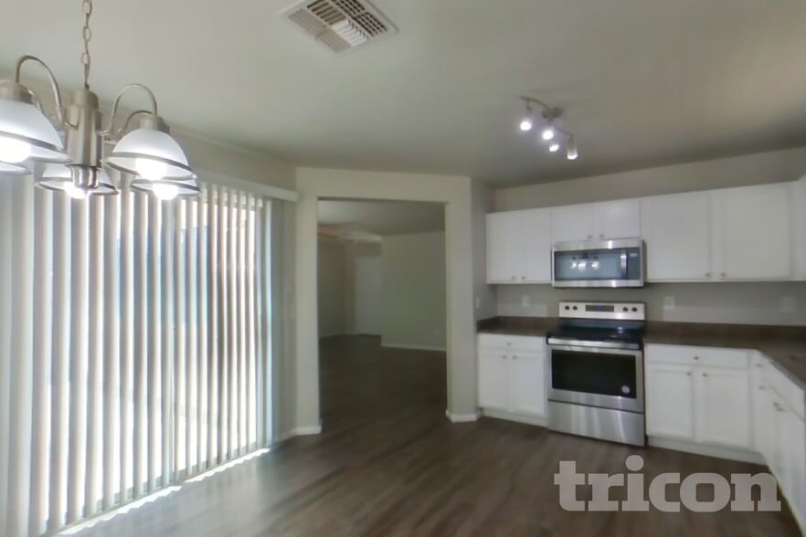 Building Photo - 4151 E Aragonite Ln
