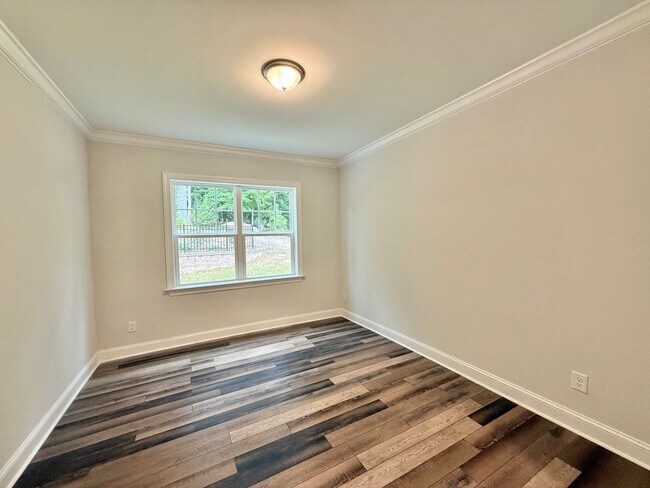 Building Photo - Remodeled 4BD, 3BA Wake Forest Home with L...