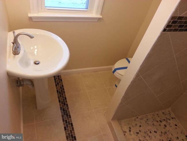 Building Photo - 2303 Cheverly Ave