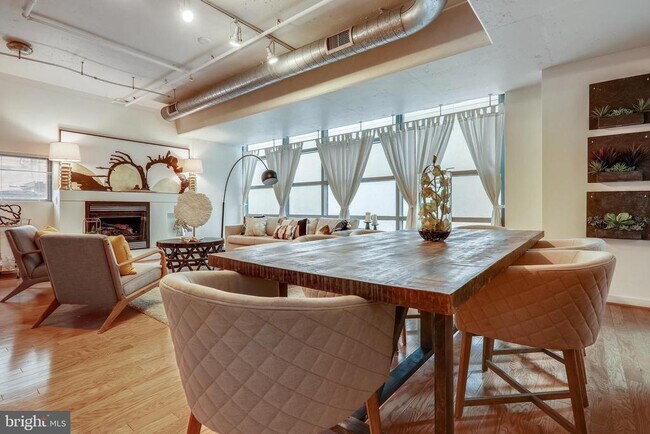 Building Photo - 1125 11th St NW