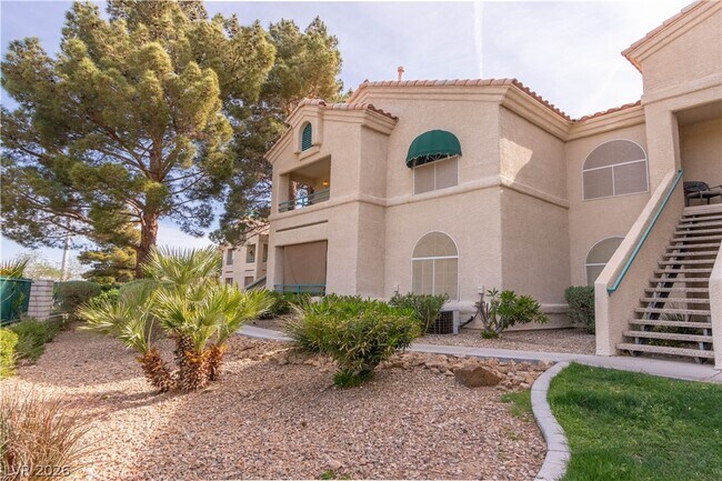 Building Photo - 2251 Wigwam Pkwy