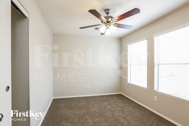 Building Photo - 6984 W Cactus Wren Dr