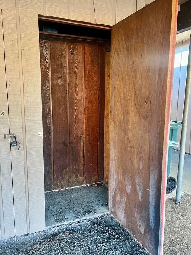 Building Photo - Ranch style one bedroom - Must see to appr...