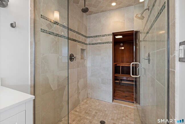 Building Photo - 1 Island Dr