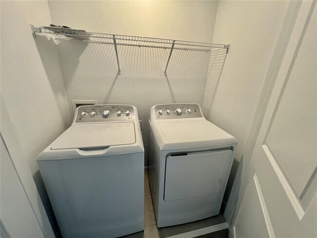 Building Photo - 3099 Skyline Lp