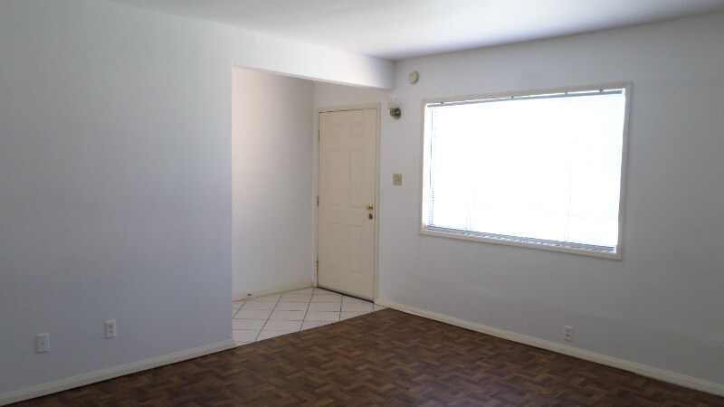 Building Photo - 2613 Muscatel Ave