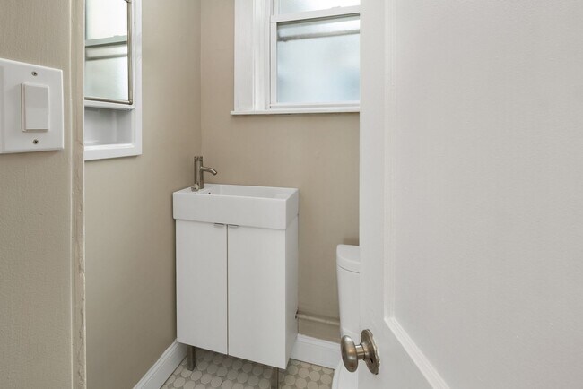 Building Photo - Move over, Linguini!