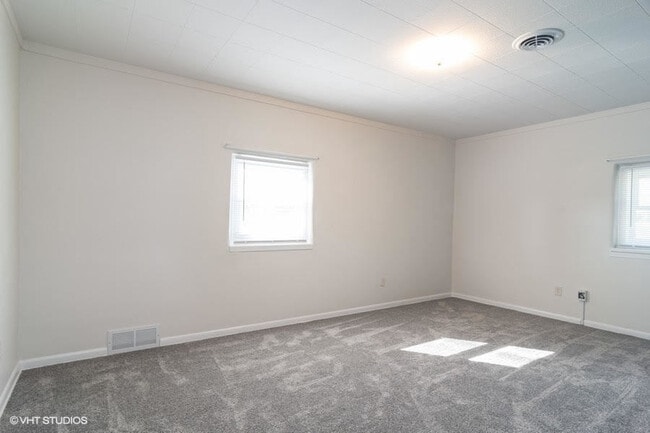 Building Photo - 10415 Walter Payton Memorial Hwy