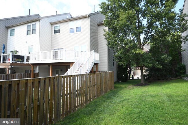 Building Photo - 9609 Brigadoon Pl