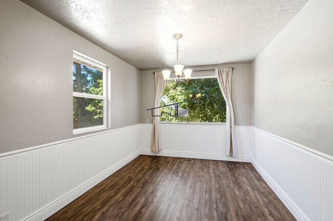 Building Photo - Updated 4-Bedroom Home for Lease in Ogden!