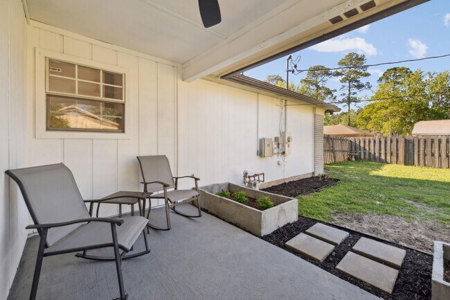 Building Photo - 1517 Kruse Dr