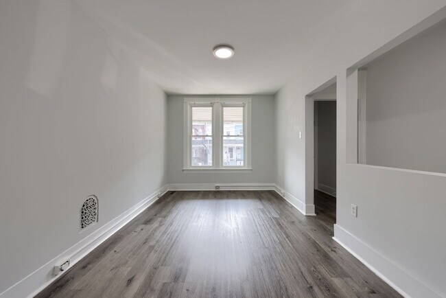 Building Photo - 611 S Prince St