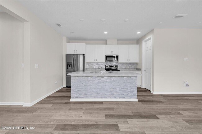 Building Photo - 1420 Tropical Pine Cove