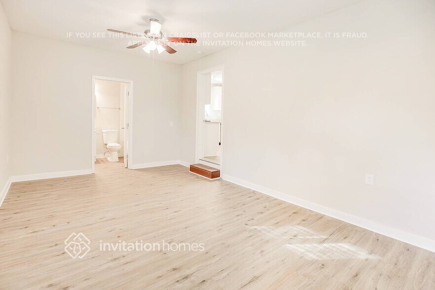 Building Photo - 237 W James Cir