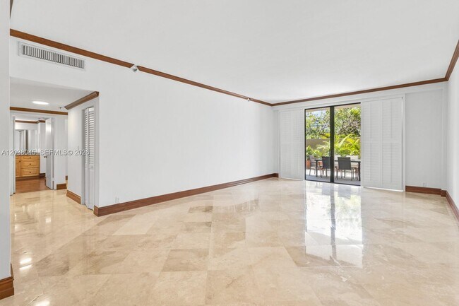 Building Photo - 251 Crandon Blvd