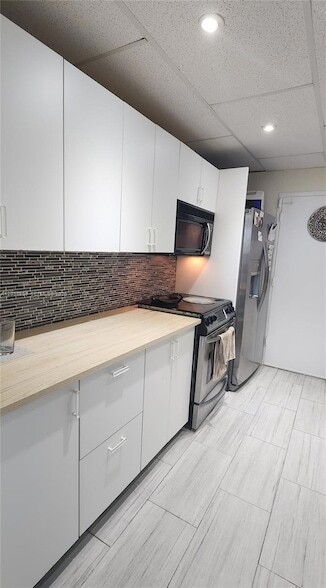 Building Photo - 5401 Collins Ave