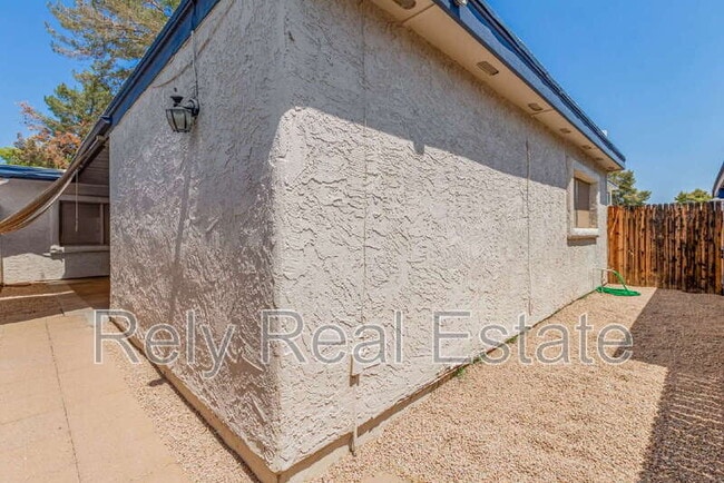 Building Photo - 5424 W Laurie Ln