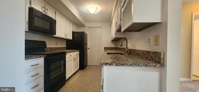Building Photo - 10204 Ashbrooke Ct