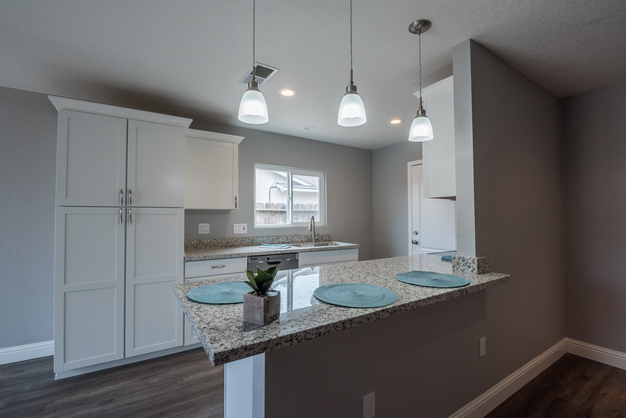 Building Photo - 569 Argonaut St