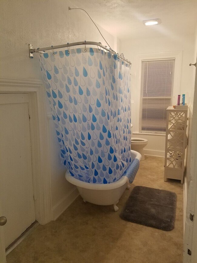 Building Photo - Downtown 2 Story Cottage Monthly Grand Rapids Rental