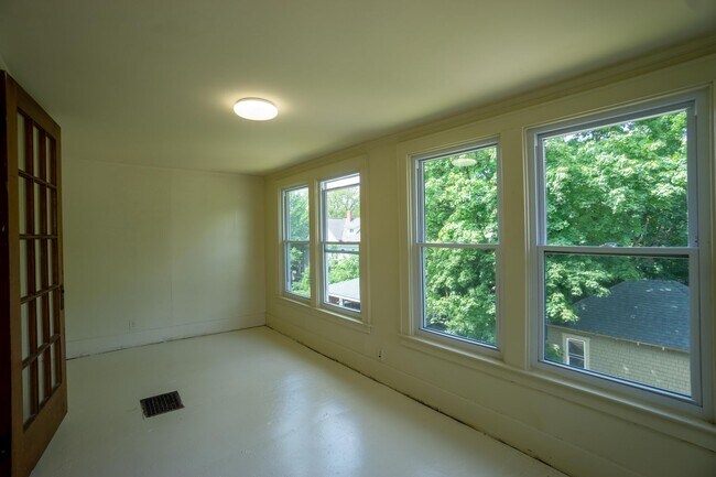Building Photo - 817 Euclid Ave