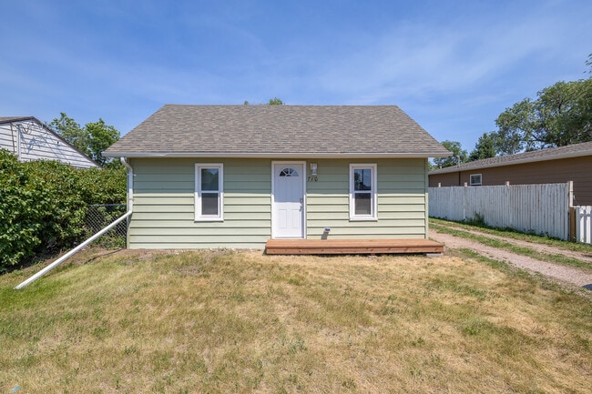 Building Photo - 710 Holcomb Ave