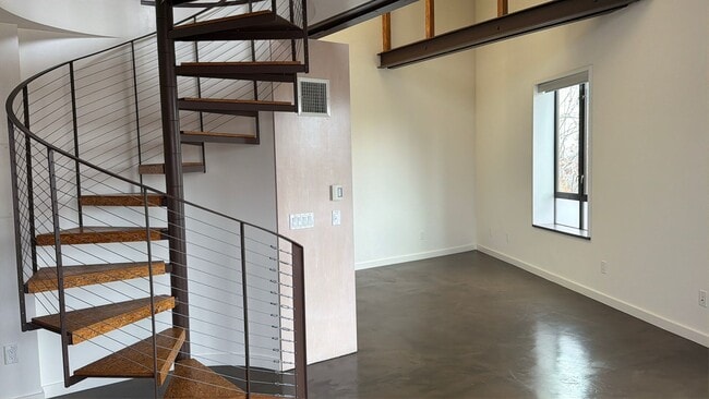 Building Photo - Contemporary, Large 1br/1ba Apt. Near Ashby BART