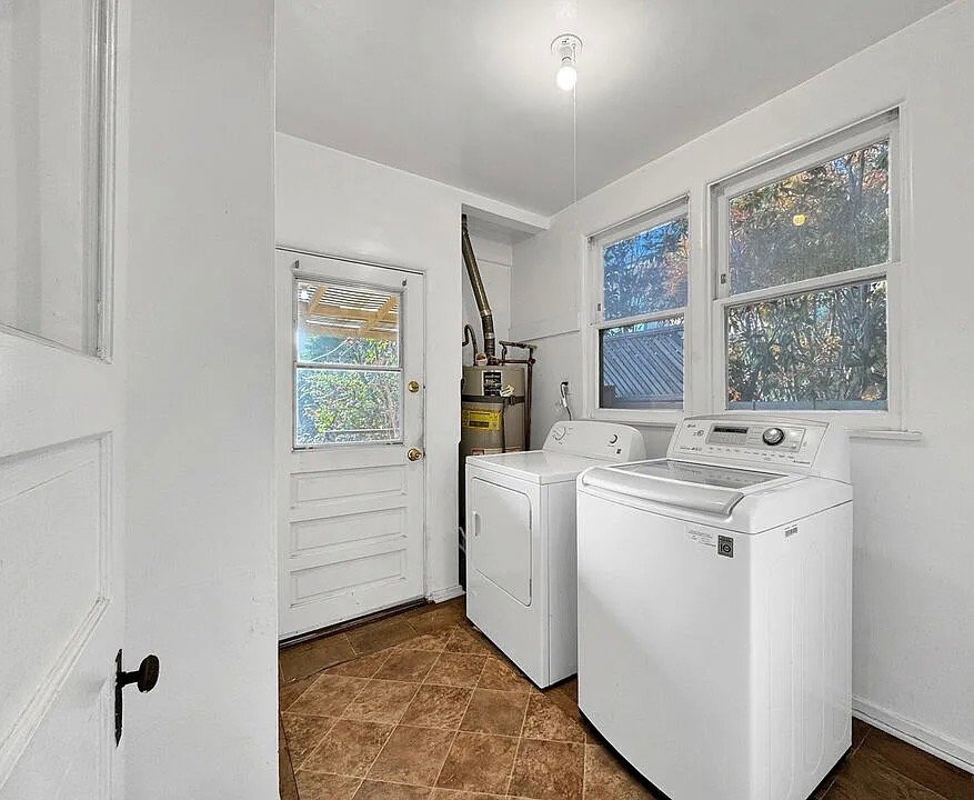 Building Photo - 844 25th St
