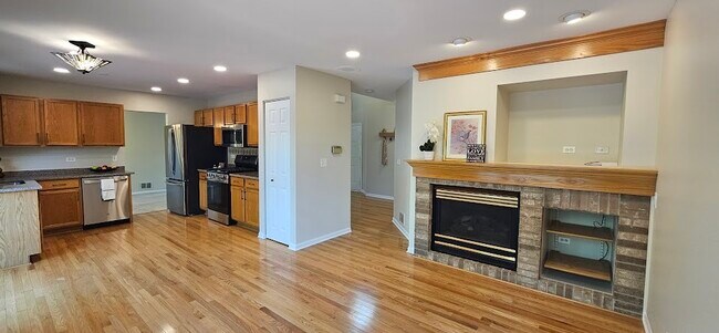 Building Photo - 450 Rosewood Crossing