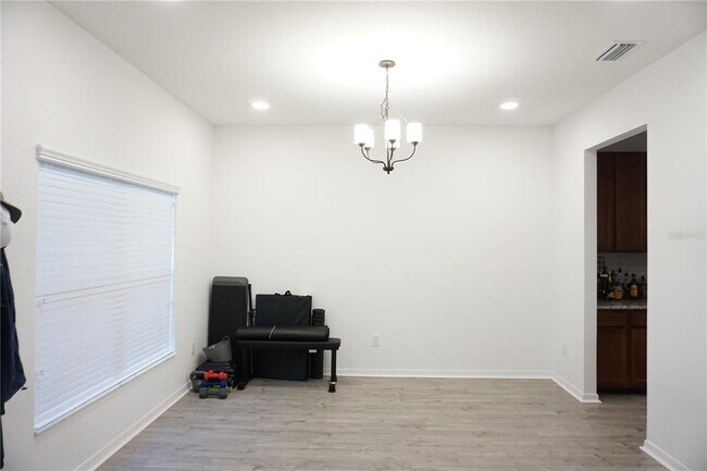 Building Photo - 5732 Newberry Pnes Ave