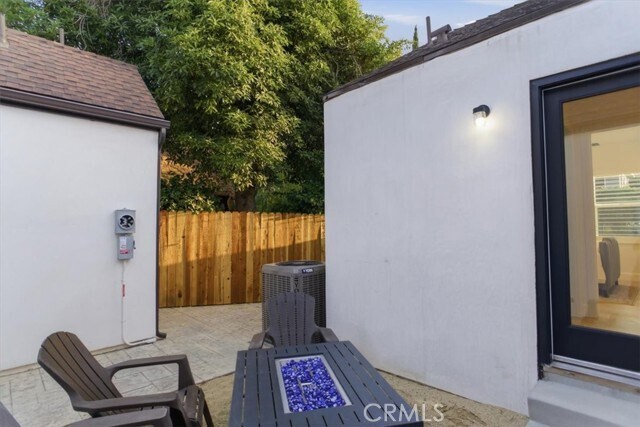 Building Photo - 900 Brier Ln