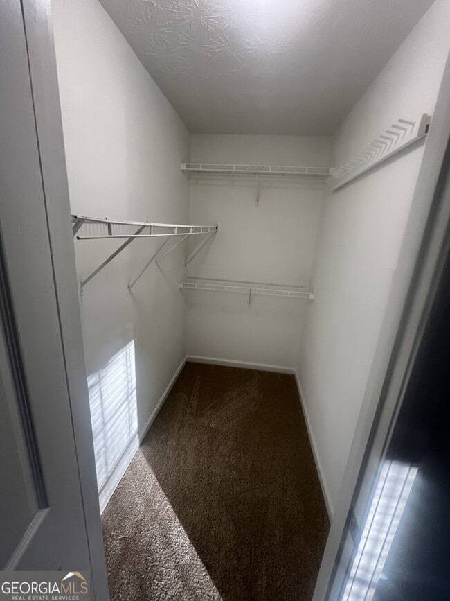 Building Photo - 530 Oxford Ridge