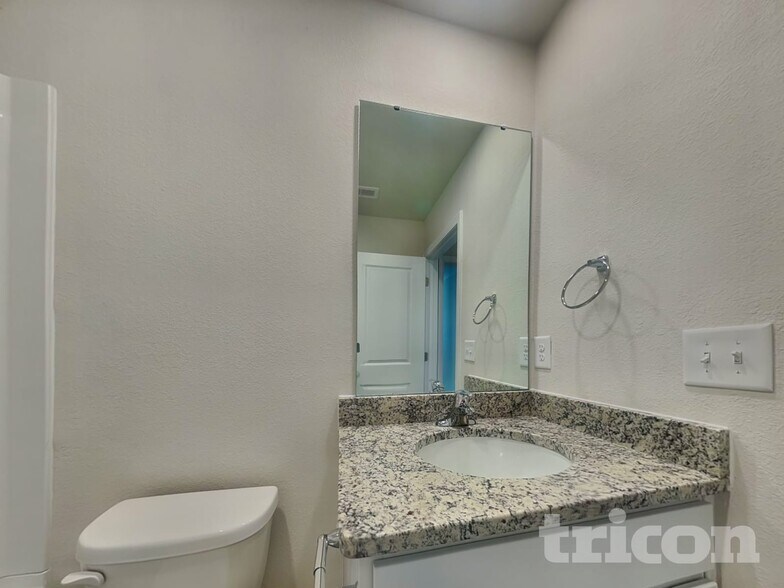 Building Photo - 6432 Lowe Ln