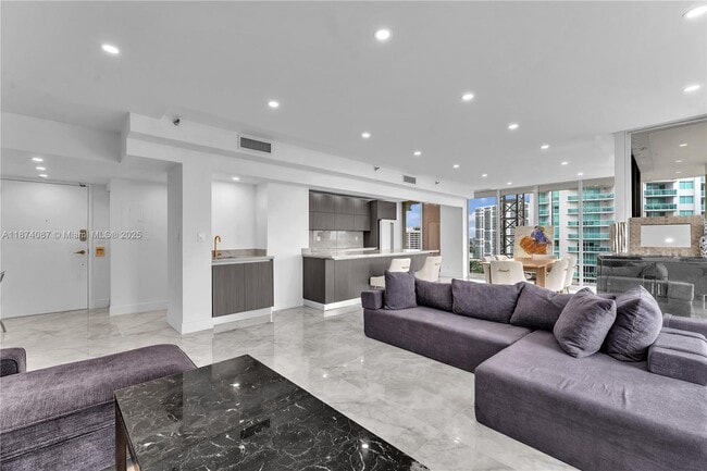 Building Photo - 19355 Turnberry Way
