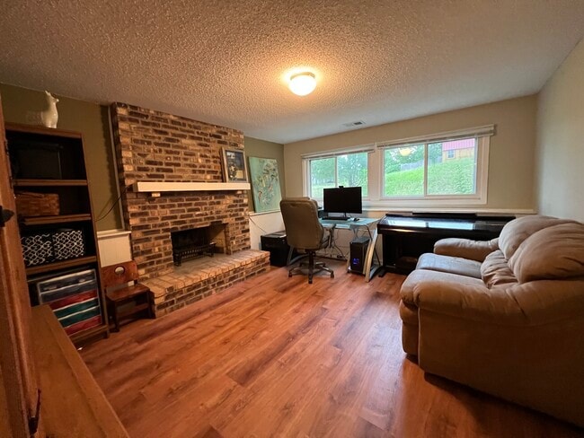 Building Photo - 2497 Copper Cliff Trail