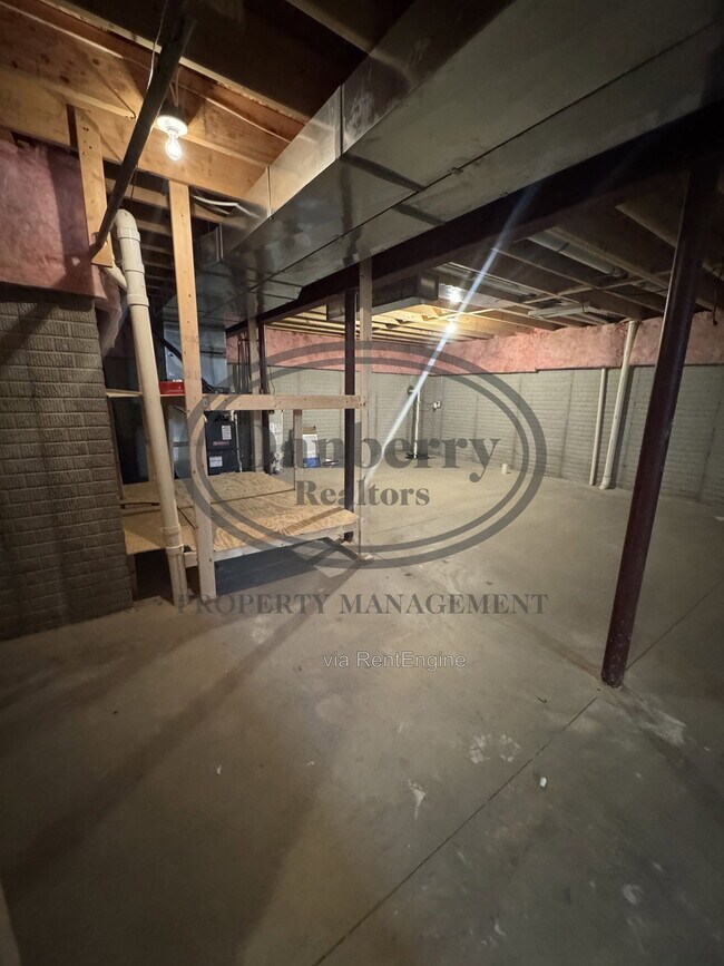 Building Photo - 26741 Woodmont Dr