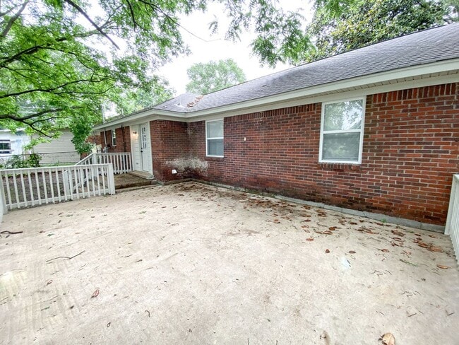 Building Photo - 4 bedroom, 2 bathroom in Southaven recentl...