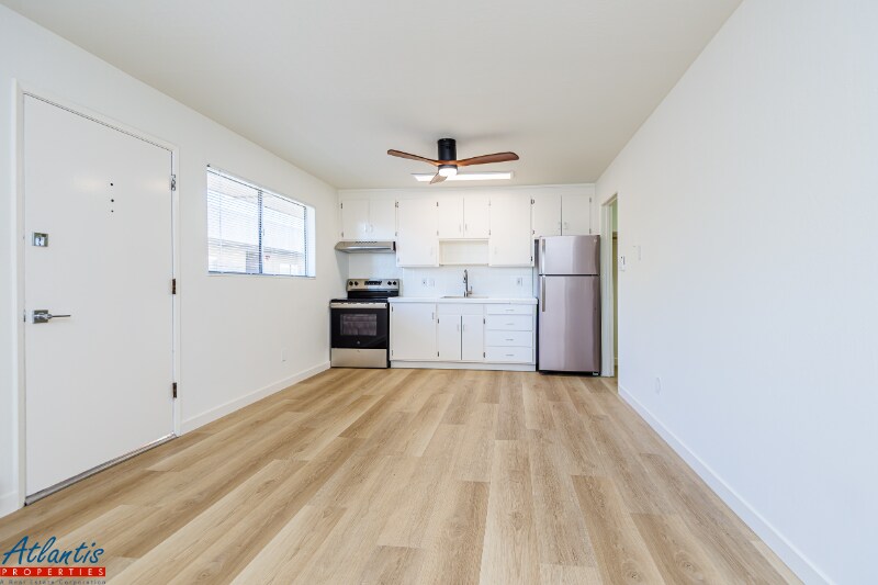 Building Photo - 555 S 10th St