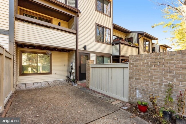 Building Photo - 9410 Walburg Way