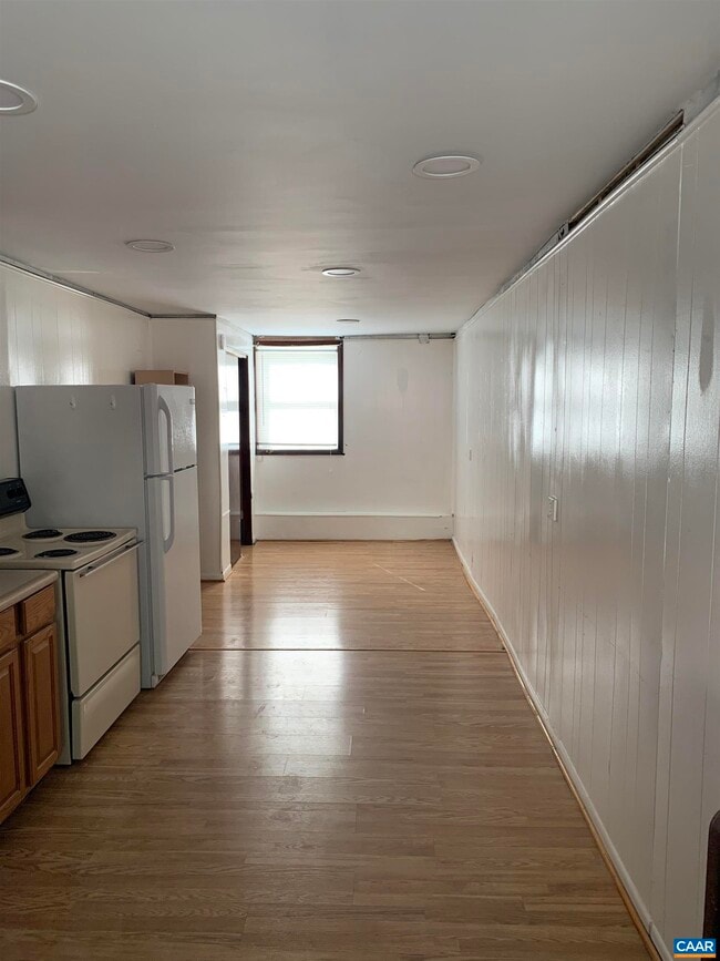 Building Photo - 165 Madison Ln