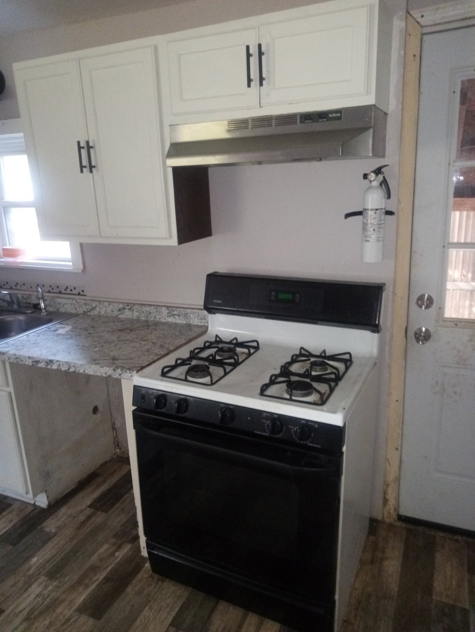 Building Photo - 411 N Cochran St
