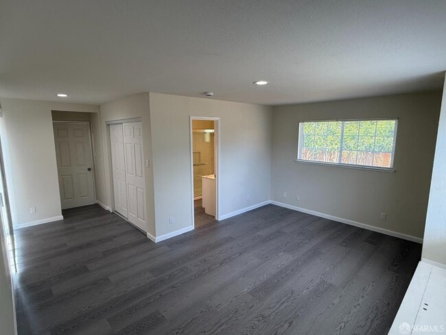 Building Photo - 25696 Lander Ave
